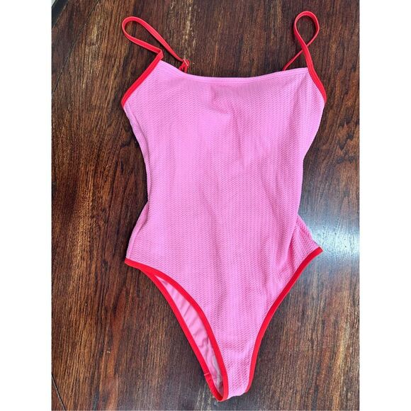 Wild Fable Pink and Red Contrast Textured One Piece Swimsuit Size Small - Picture 2 of 4